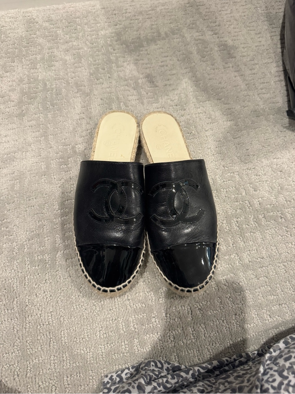 CHANEL Black Leather & Patent Cap-Toe Espadrille Slides